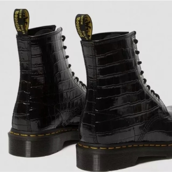 Dr. Martens 1460 Womens Patent Leather Croc Embossed Size 8 NEW - Picture 3 of 14
